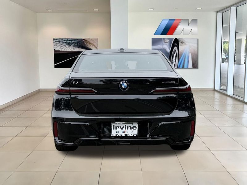 2025 BMW i7 eDrive50Image 7