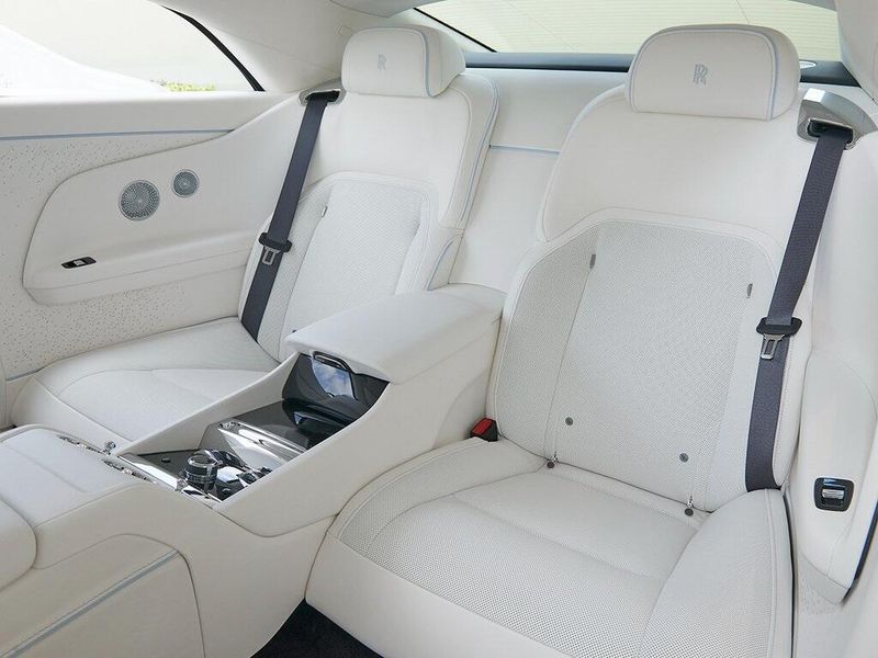 2024 Rolls-Royce Spectre Image 20