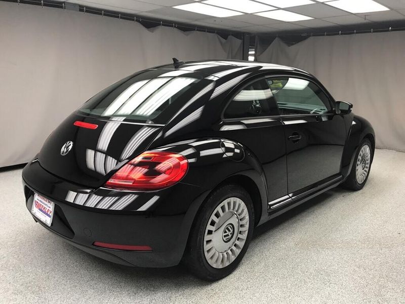 Used 2015 Volkswagen Beetle 1.8T w/SunImage 4