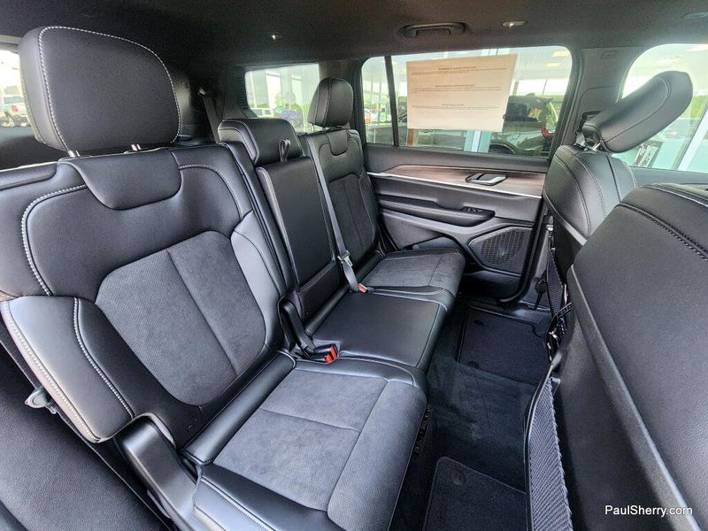 New 2026 Jeep Grand Cherokee L Laredo Altitude 4x4