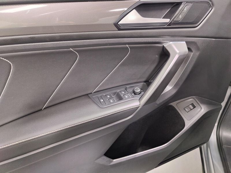 Used 2022 Volkswagen Tiguan SE AWD w/SunroofImage 28