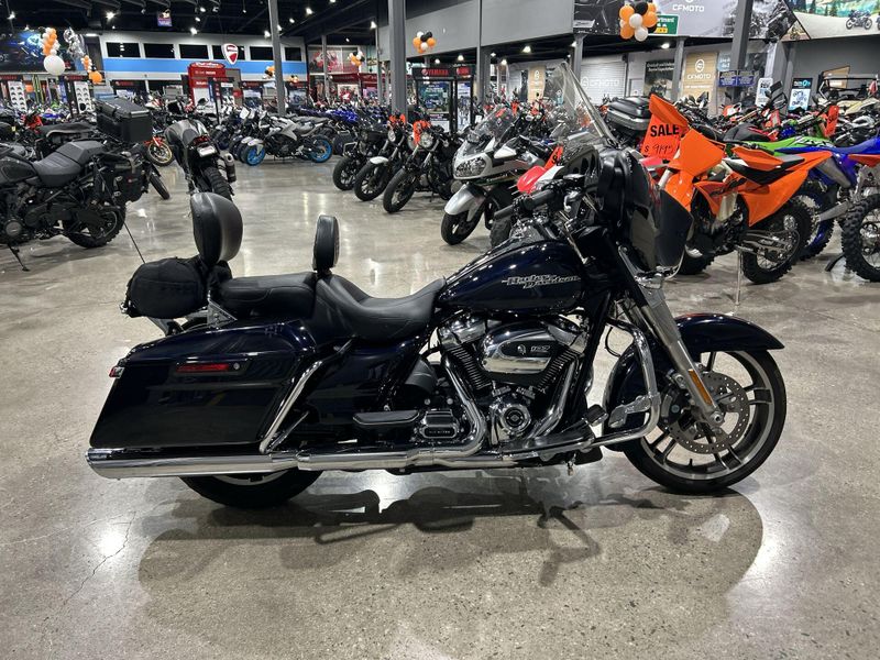 Used 2019 Harley-Davidson STREET GLIDE Image 13