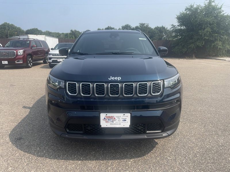 2024 Jeep Compass Latitude Lux 4x4Image 3