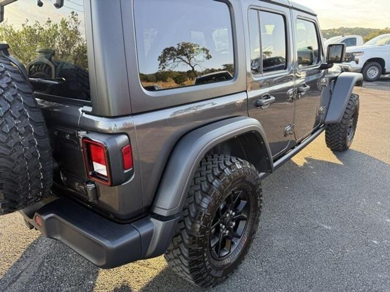 2024 Jeep Wrangler Willys photo 12