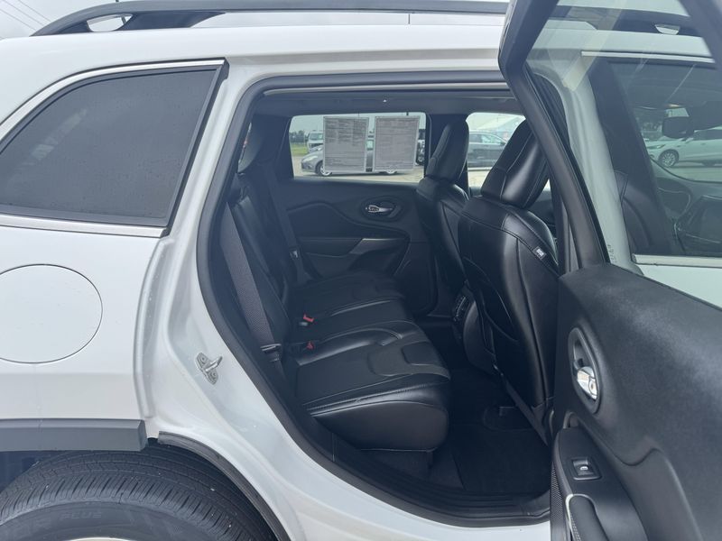 Used 2022 Jeep Cherokee LimitedImage 12