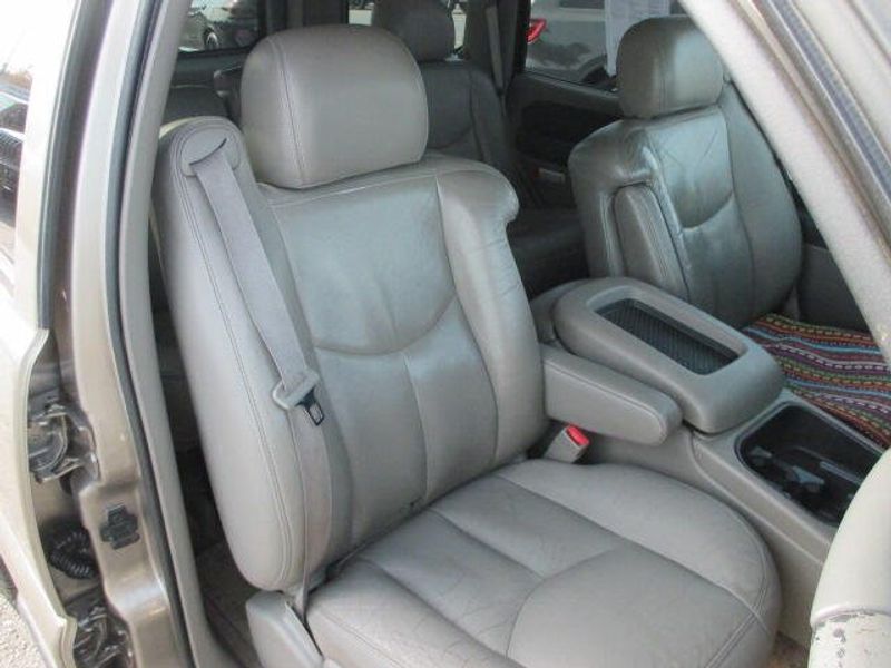 2003 Chevrolet Tahoe LTImage 22
