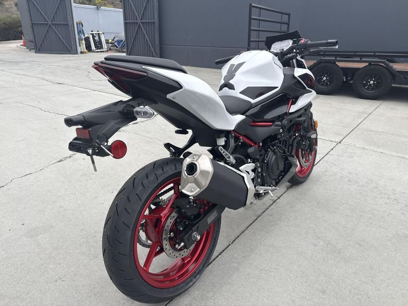 New 2026 Kawasaki Z500 SE ABS Image 16