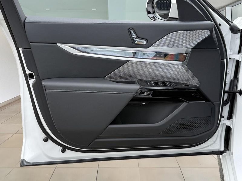 2025 BMW 7 Series 760i xDriveImage 18