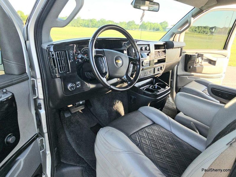 Used 2021 Chevrolet Express Passenger LSImage 6