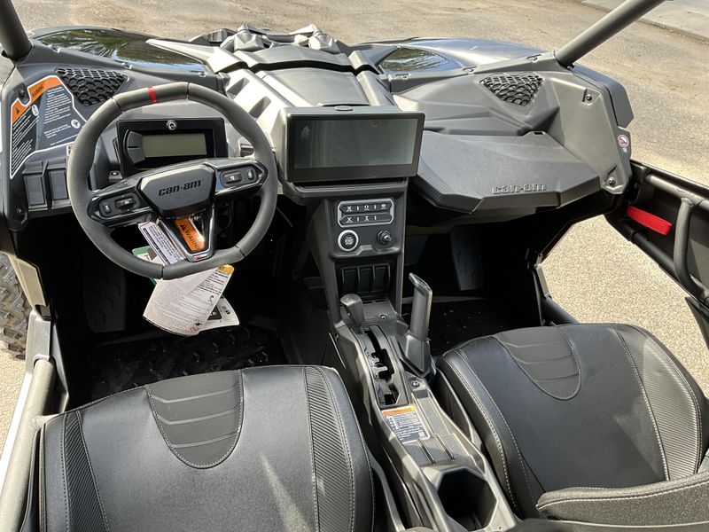 New 2026 Can-Am MAVERICK MAX X3 XRS TURBO RR Image 11
