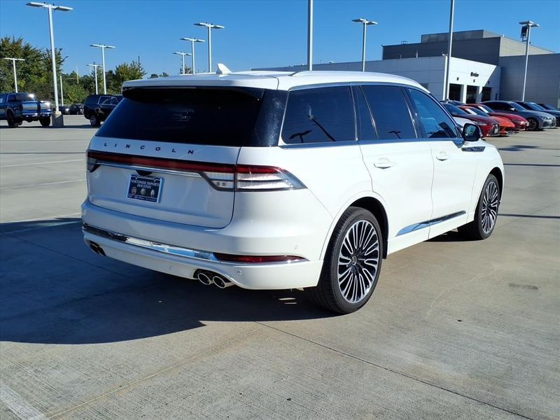 Used 2023 Lincoln Aviator Black LabelImage 2