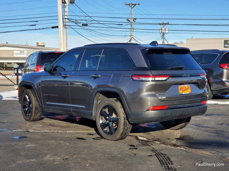 Used 2022 Jeep Grand Cherokee Altitude