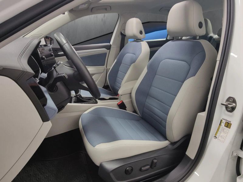 Used 2026 Volkswagen Jetta SE w/SunroofImage 11