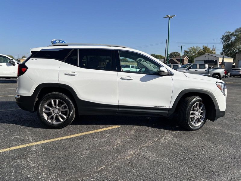 2023 Gmc Terrain SLT photo 3