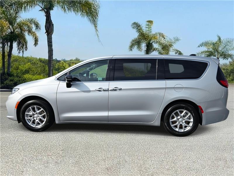 New 2026 Chrysler Pacifica Select FWD