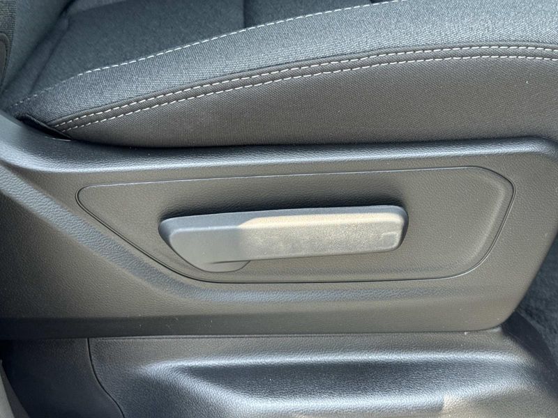 New 2026 RAM 1500 Tradesman Crew Cab 4x2 5'7' Box