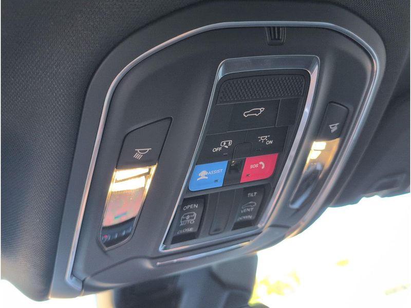 New 2027 Jeep Grand Cherokee L Laredo Altitude 4x2Image 28