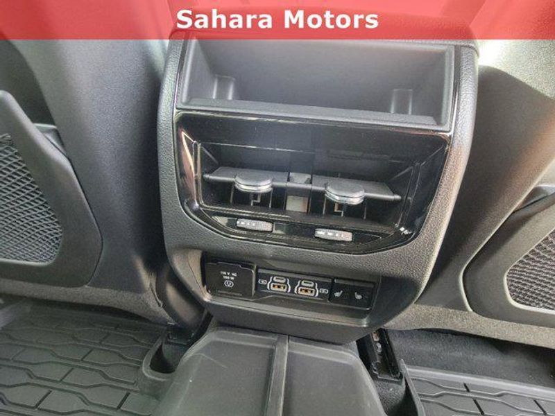 2024 Jeep Cherokee Trailhawk 4xe photo 10