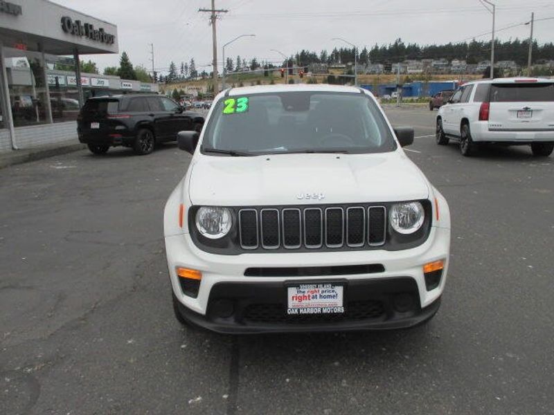 Used 2023 Jeep Renegade LatitudeImage 3