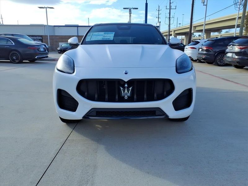 New 2025 Maserati Grecale ModenaImage 4