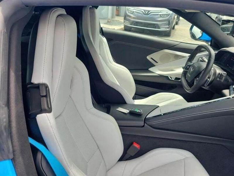 2022 Chevrolet Corvette Stingray 2LT photo 8