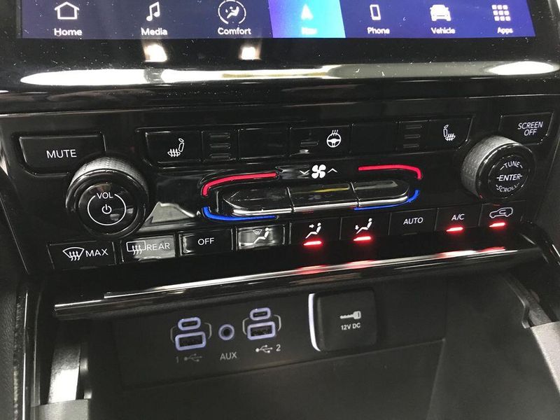 Used 2023 Jeep Grand Cherokee L LimitedImage 10