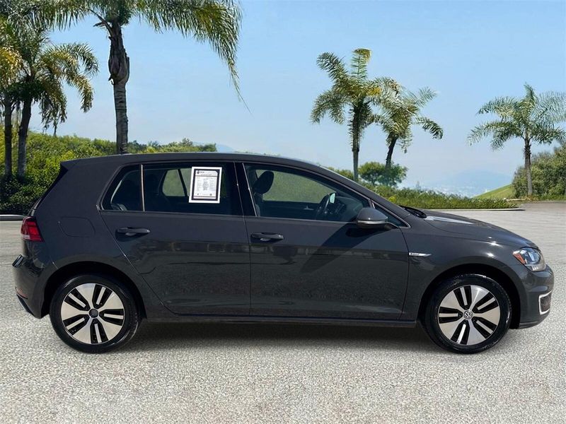 Used 2018 Volkswagen e-Golf 4-Door SE