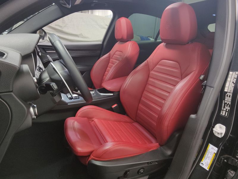 Used 2023 Alfa Romeo Stelvio Sprint AWD w/Sunroof/NavImage 18