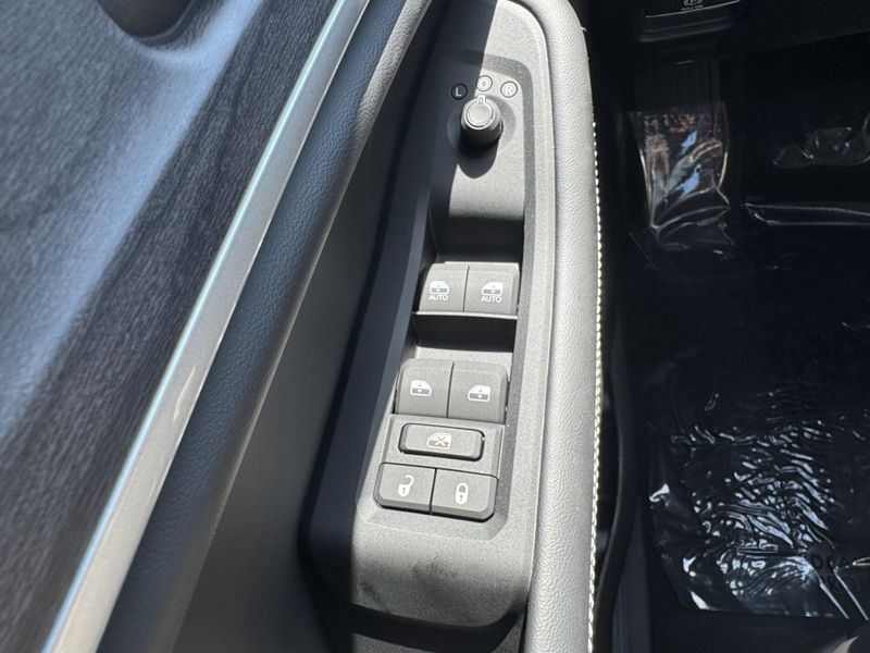 New 2025 Jeep Grand Cherokee L LimitedImage 18