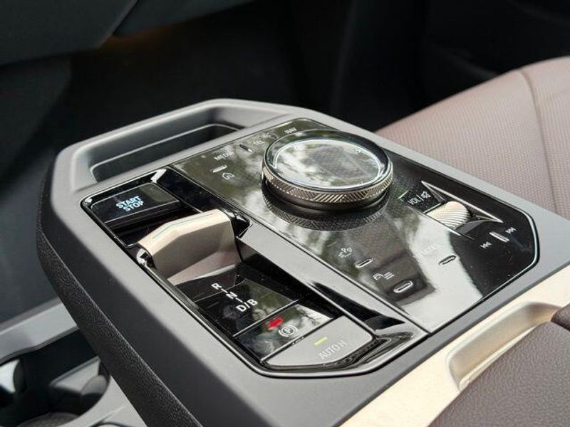 New 2026 BMW iX xDrive45Image 23