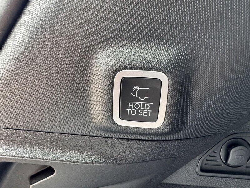 2024 Jeep Grand Cherokee 4xe Summit ReserveImage 10