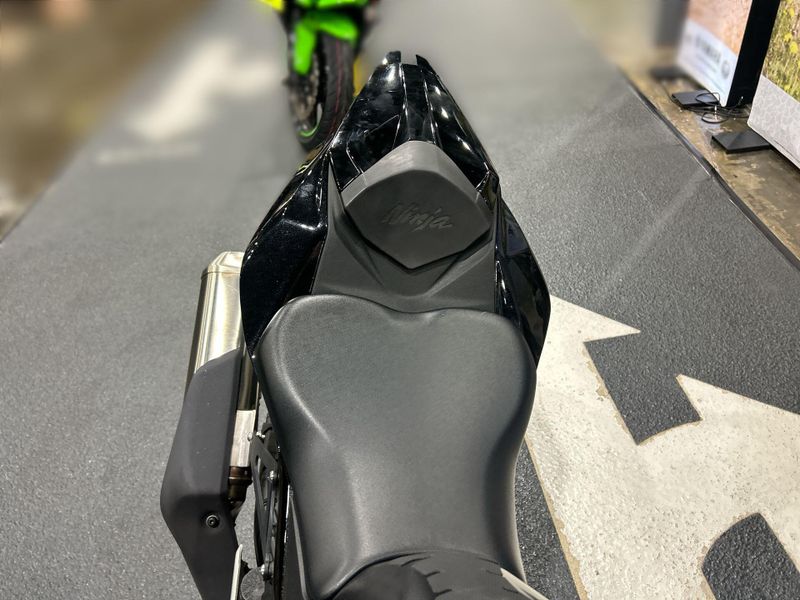 Used 2024 Kawasaki NINJA ZX-4RR Image 22