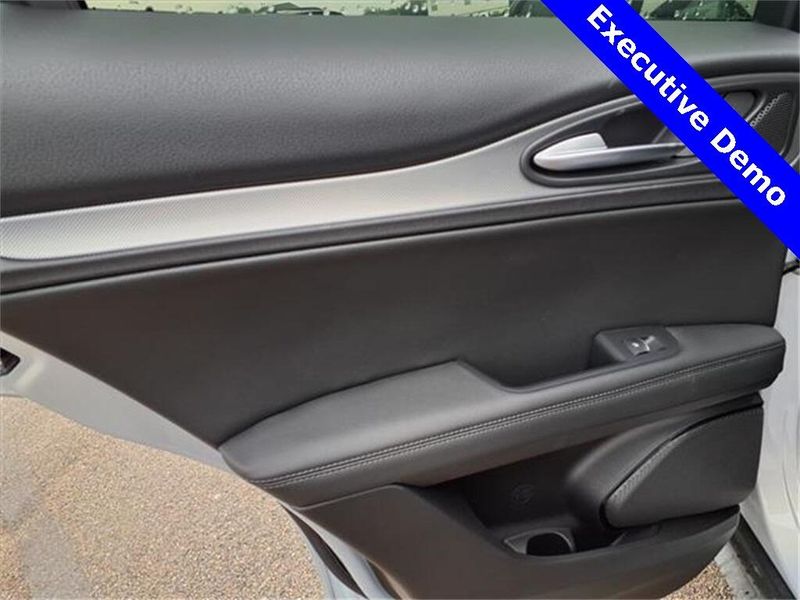 New 2025 Alfa Romeo Stelvio AwdImage 10