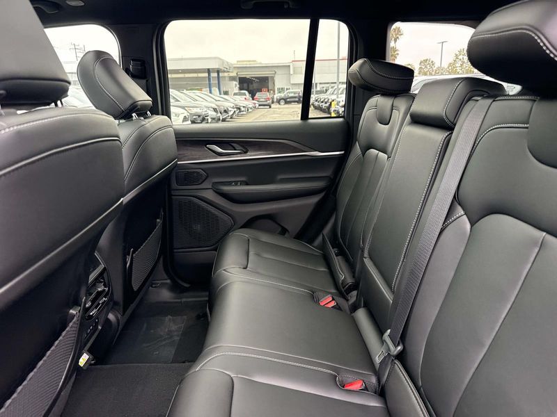 New 2026 Jeep Grand Cherokee Limited 4x4