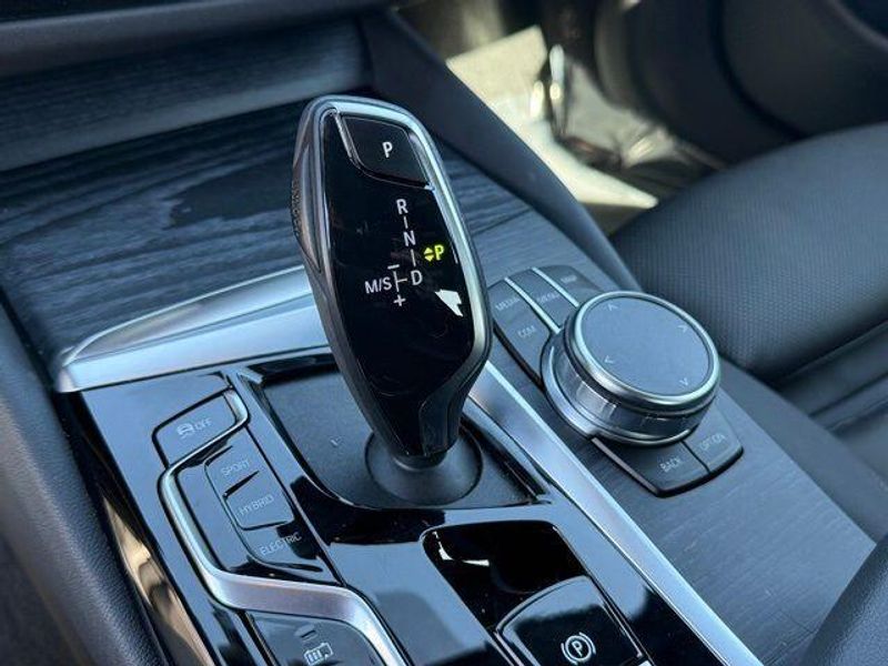 Used 2023 BMW 5 Series 530e iPerformanceImage 28