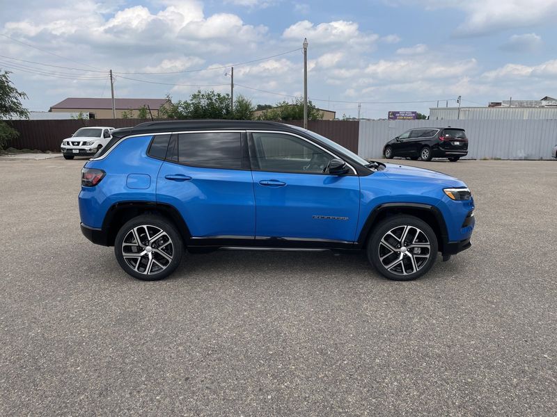 2024 Jeep Compass Limited 4x4Image 11