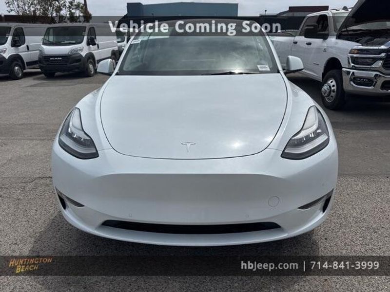 2022 Tesla Model Y Long RangeImage 2