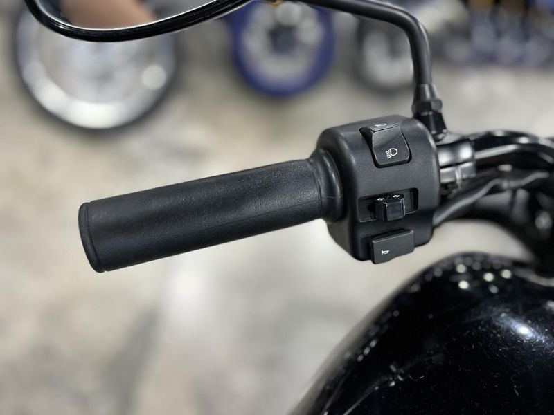 Used 2020 Yamaha Bolt Image 2
