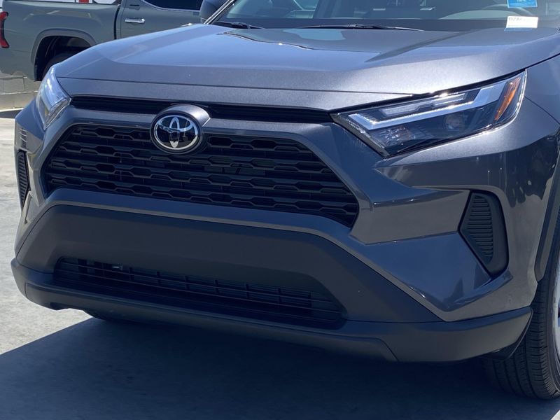2025 Toyota RAV4 LEImage 7