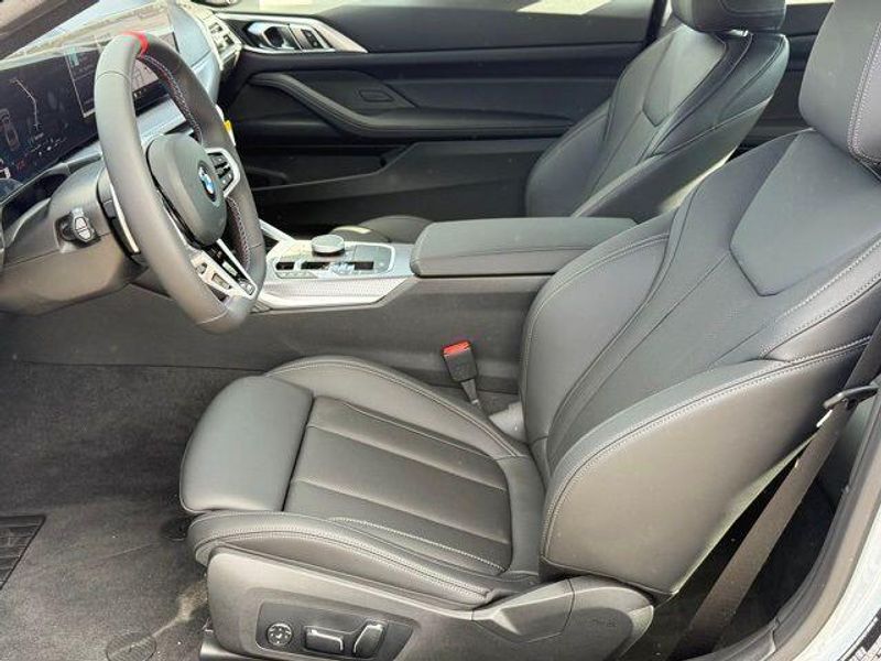 New 2026 BMW 4 Series M440iImage 17