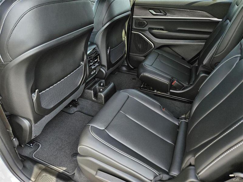 2025 Jeep Grand Cherokee L Limited 4x4Image 25