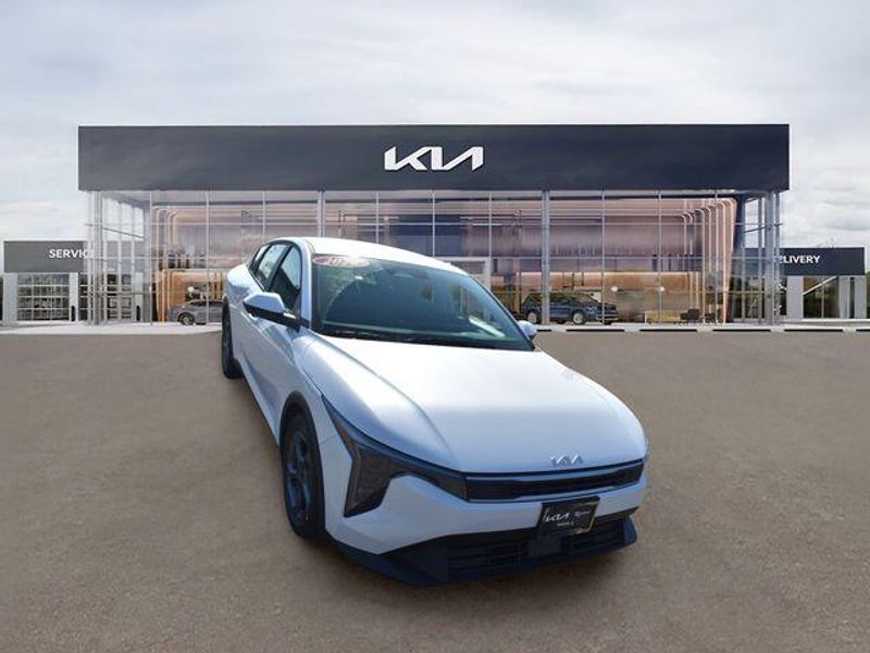 New 2026 Kia K4 LXSImage 10