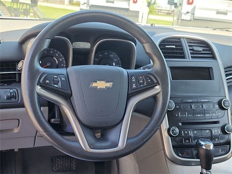 2015 Chevrolet Malibu LSImage 22