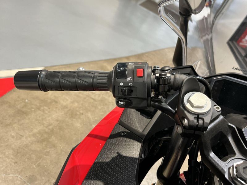 2025 Kawasaki NINJA 500 SE ABS Image 13