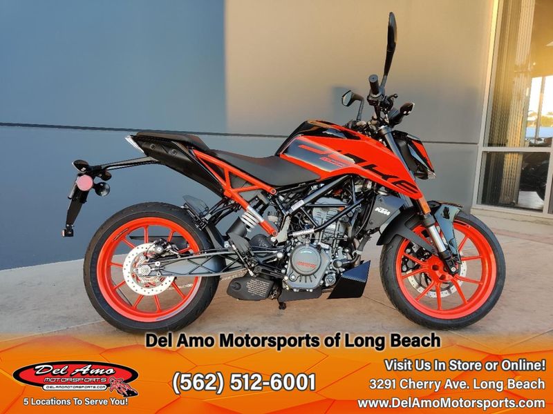 2023 KTM 200 DUKE  in a ORANGE exterior color. Del Amo Motorsports of Long Beach (562) 362-3160 delamomotorsports.com 