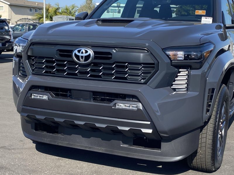 2025 Toyota Tacoma TRD SportImage 7