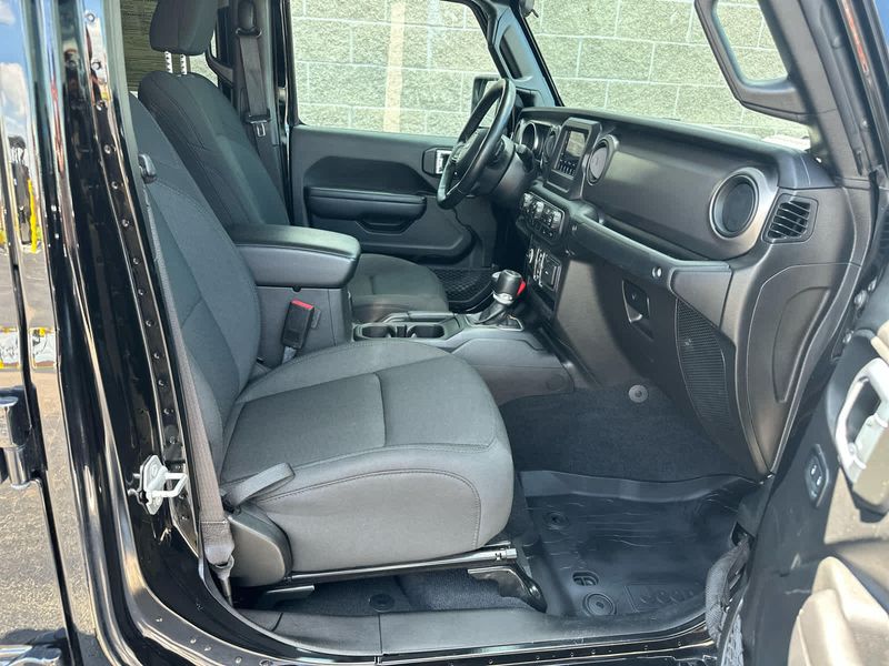 2021 Jeep Gladiator Willys photo 5