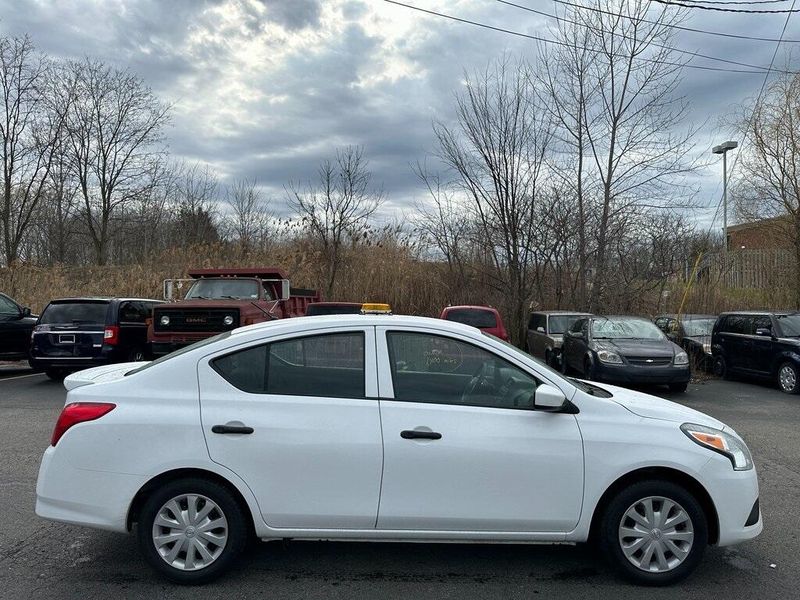 2016 Nissan Versa 1.6 S PlusImage 9
