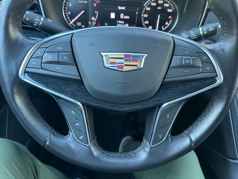 2024 Cadillac XT5 Premium Luxury photo 3