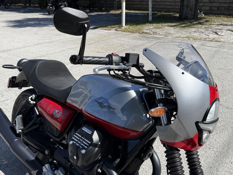 2024 Moto Guzzi V7 Stone Corsa